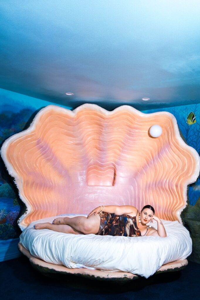 Black Swan Inn Tour - Coolest Themed Hotel - Little Mermaid Theme Hotel